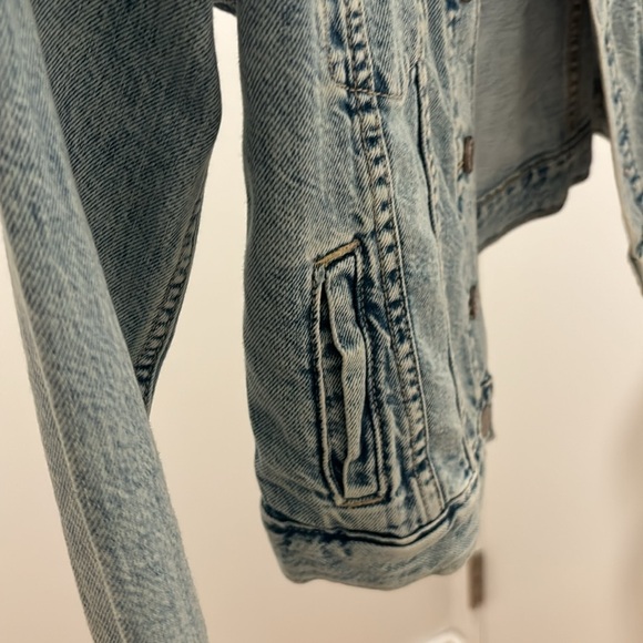 Girls GAP Denim Jacket - Light Wash - Picture 7 of 10